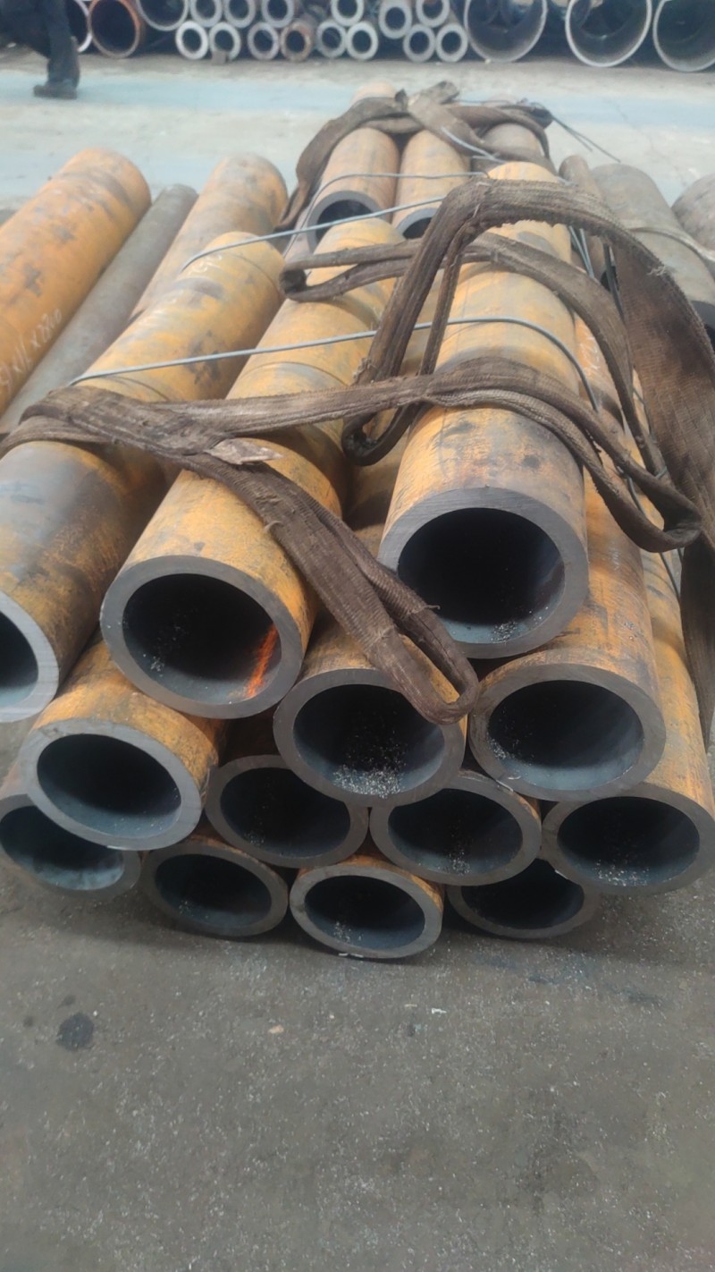 邯山邯山邯山15CrMoG无缝钢管切割